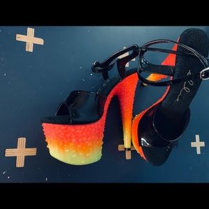 NWOT Neon pink and yellow 7” platform stilettos!